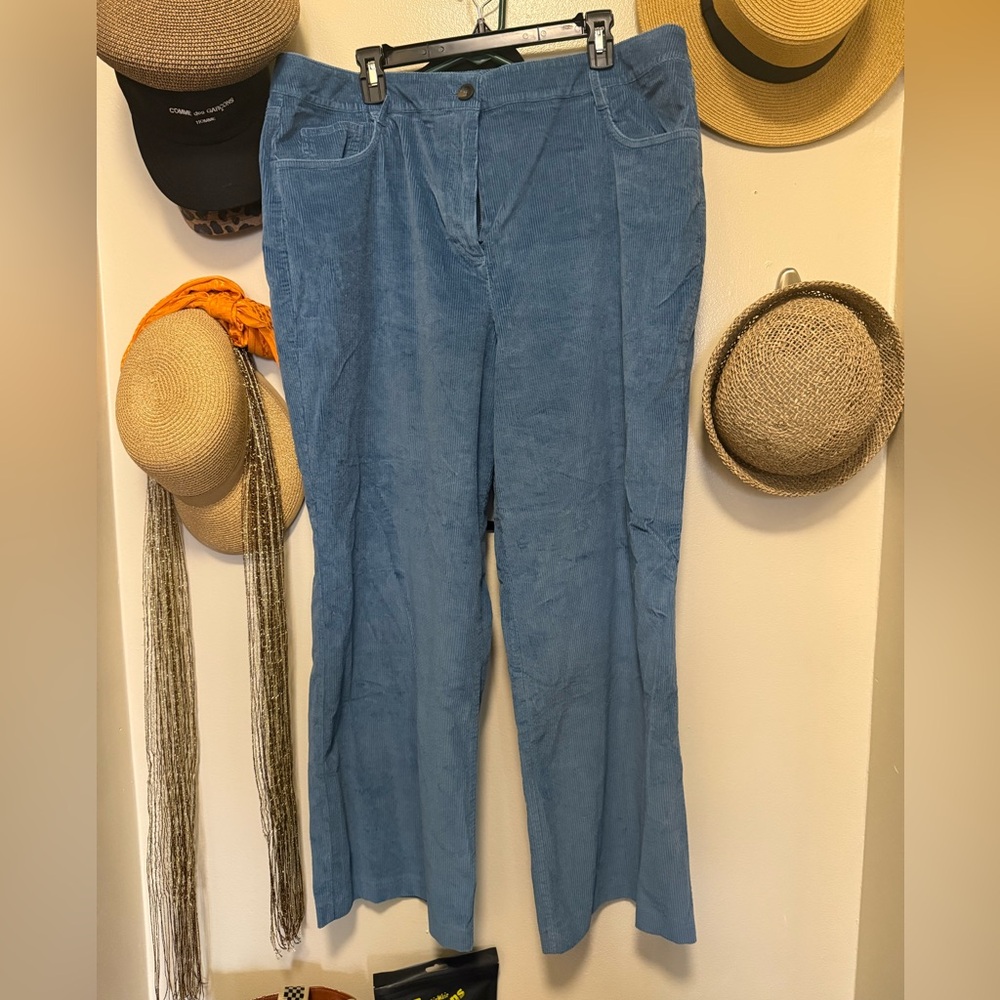 Boden Straight Leg Coruroy pants